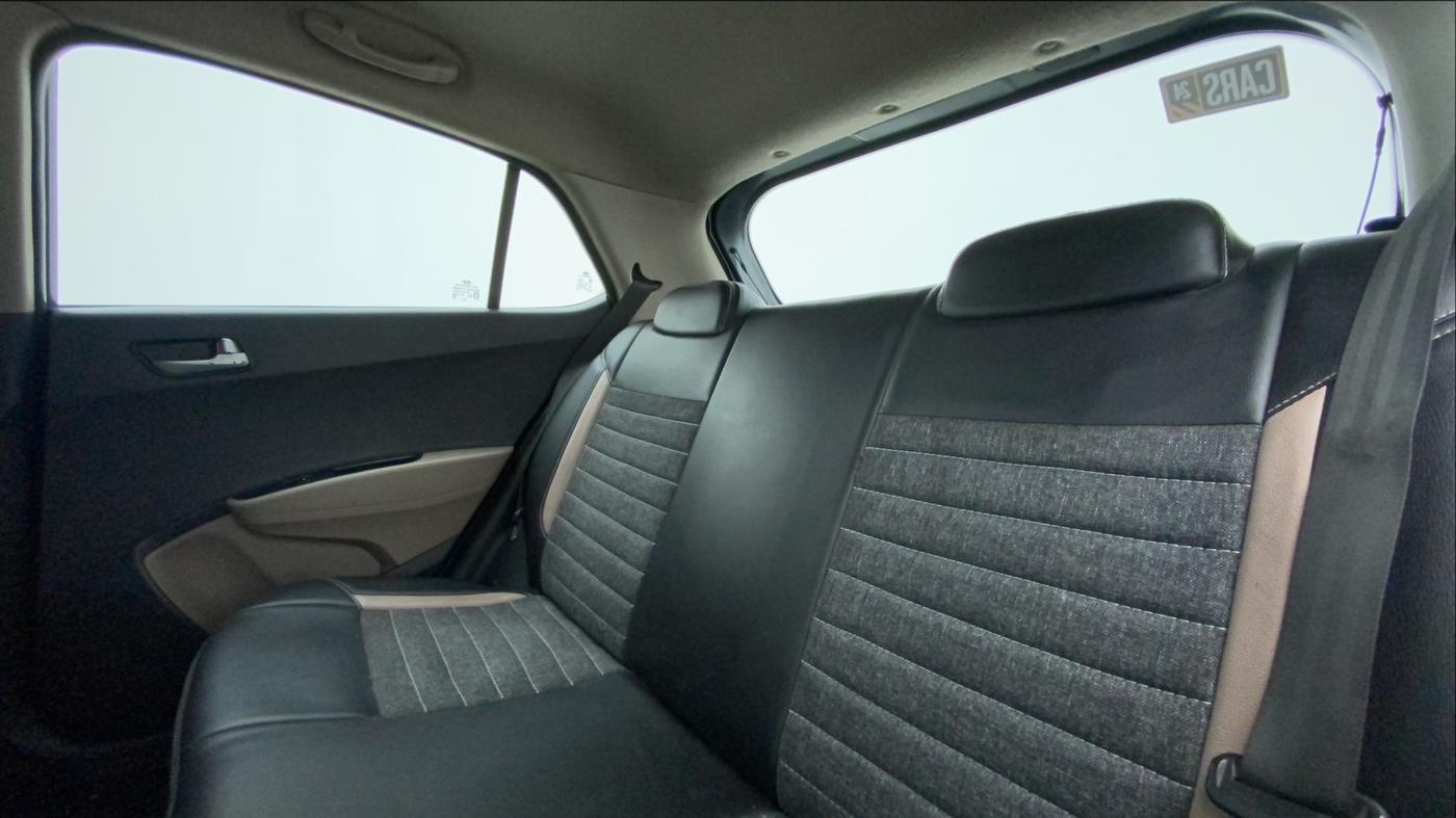 2013 Hyundai Grand i10 SPORTZ 1.1 CRDI, Diesel, Manual, 80,593 km, Right Side Rear Door Cabin