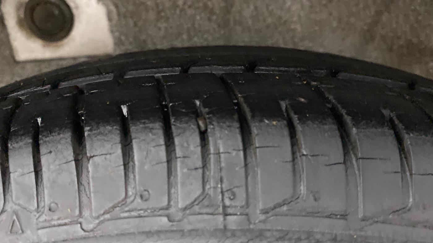 2010 Hyundai i10 MAGNA 1.2 KAPPA2, Petrol, Manual, 13,399 km, Right Rear Tyre Tread