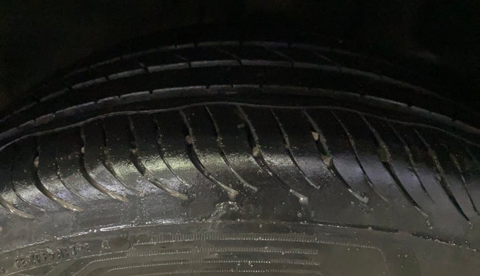 2021 Tata ALTROZ XZ PETROL, Petrol, Manual, 59,885 km, Left Front Tyre Tread