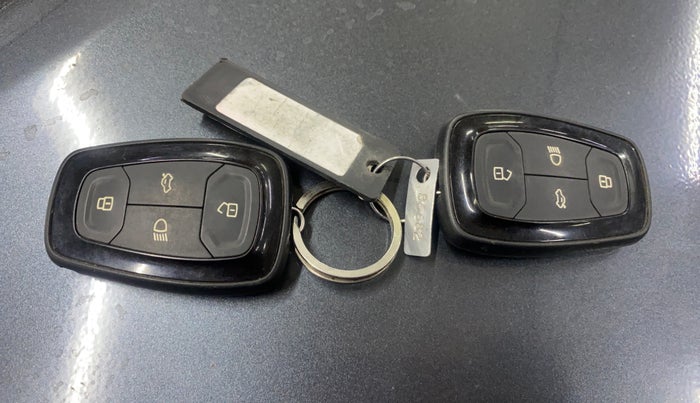 2021 Tata ALTROZ XZ PETROL, Petrol, Manual, 59,885 km, Key Close Up