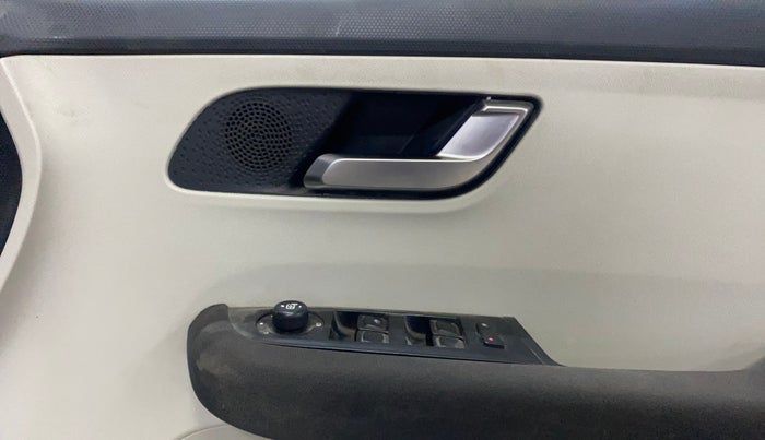 2021 Tata ALTROZ XZ PETROL, Petrol, Manual, 59,885 km, Driver Side Door Panels Control