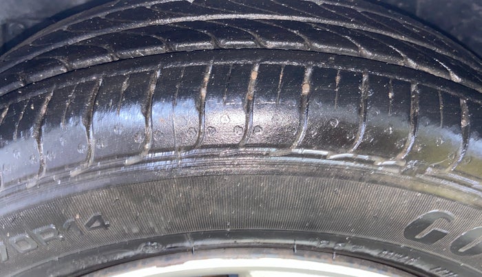 2019 Maruti New Wagon-R VXI 1.0, CNG, Manual, 94,250 km, Left Front Tyre Tread