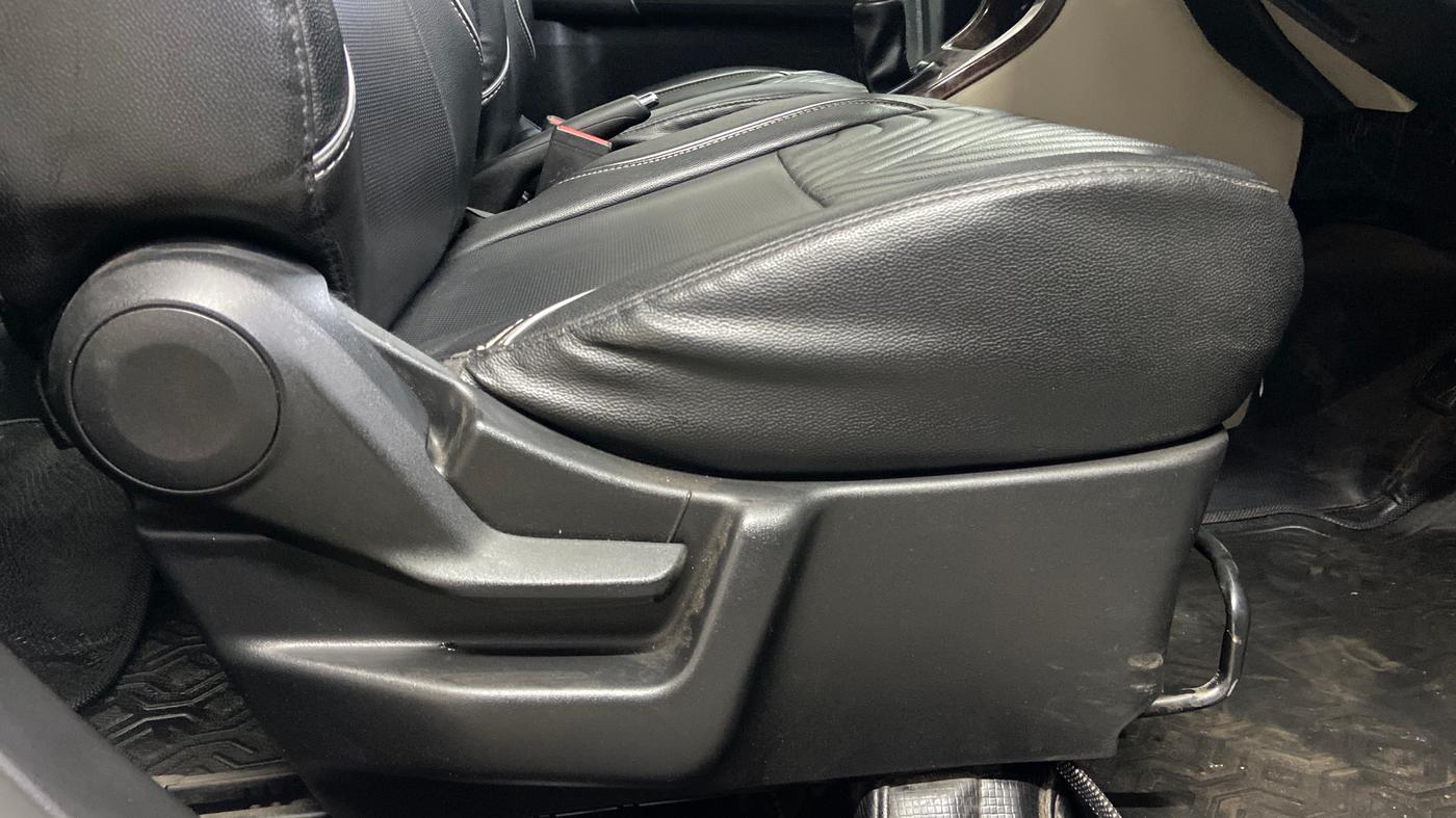 2019 Maruti New Wagon-R VXI 1.0, CNG, Manual, 94,250 km, Driver Side Adjustment Panel