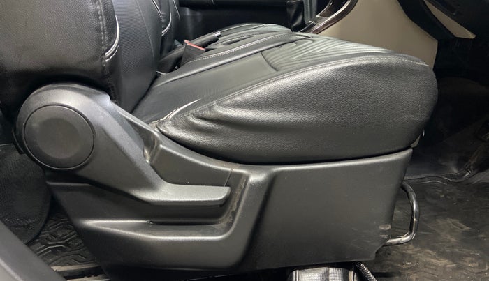 2019 Maruti New Wagon-R VXI 1.0, CNG, Manual, 94,250 km, Driver Side Adjustment Panel