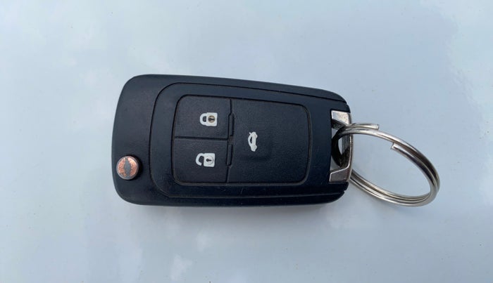 2017 Chevrolet Cruze LTZ, Diesel, Manual, 86,041 km, Key Close Up