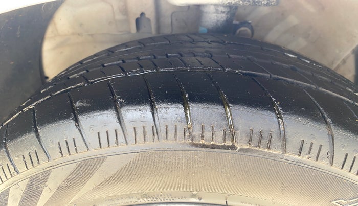 2017 Chevrolet Cruze LTZ, Diesel, Manual, 86,041 km, Left Front Tyre Tread