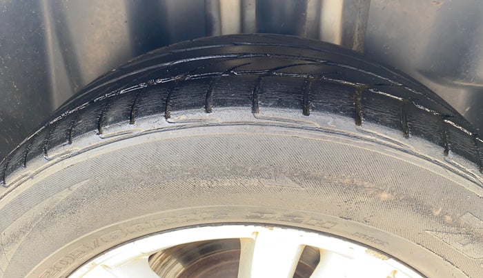 2017 Chevrolet Cruze LTZ, Diesel, Manual, 86,041 km, Left Rear Tyre Tread