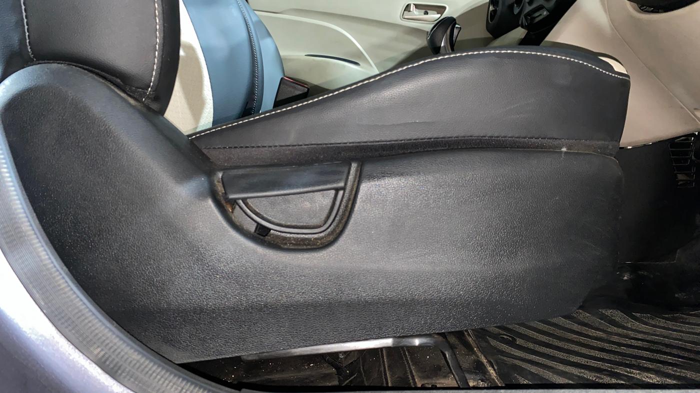 2019 Hyundai NEW SANTRO SPORTZ AMT, Petrol, Automatic, 85,261 km, Driver Side Adjustment Panel