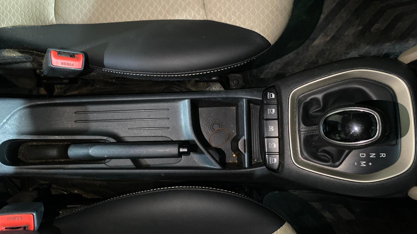 2019 Hyundai NEW SANTRO SPORTZ AMT, Petrol, Automatic, 85,261 km, Gear Lever
