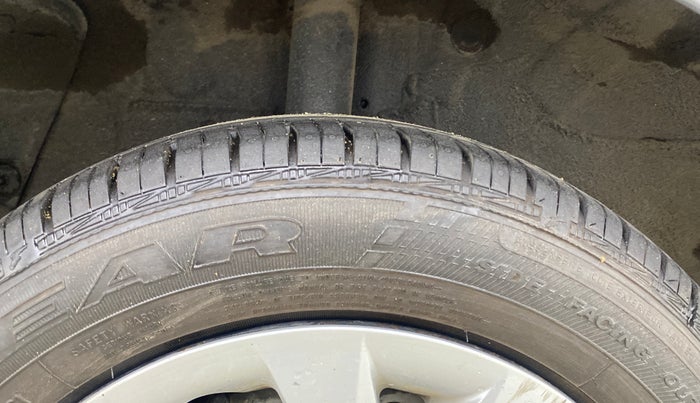 2016 Hyundai Grand i10 SPORTZ 1.2 KAPPA VTVT, Petrol, Manual, 68,800 km, Right Rear Tyre Tread