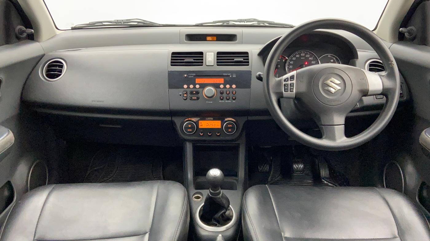 2009 Maruti Swift ZXI 1.3, Petrol, Manual, 78,279 km, Dashboard