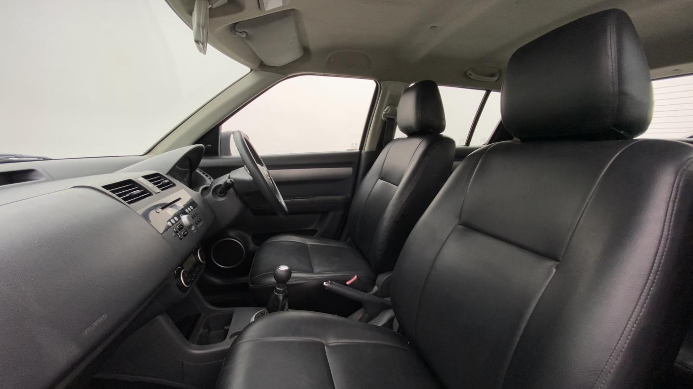 2009 Maruti Swift ZXI 1.3, Petrol, Manual, 78,279 km, Right Side Front Door Cabin