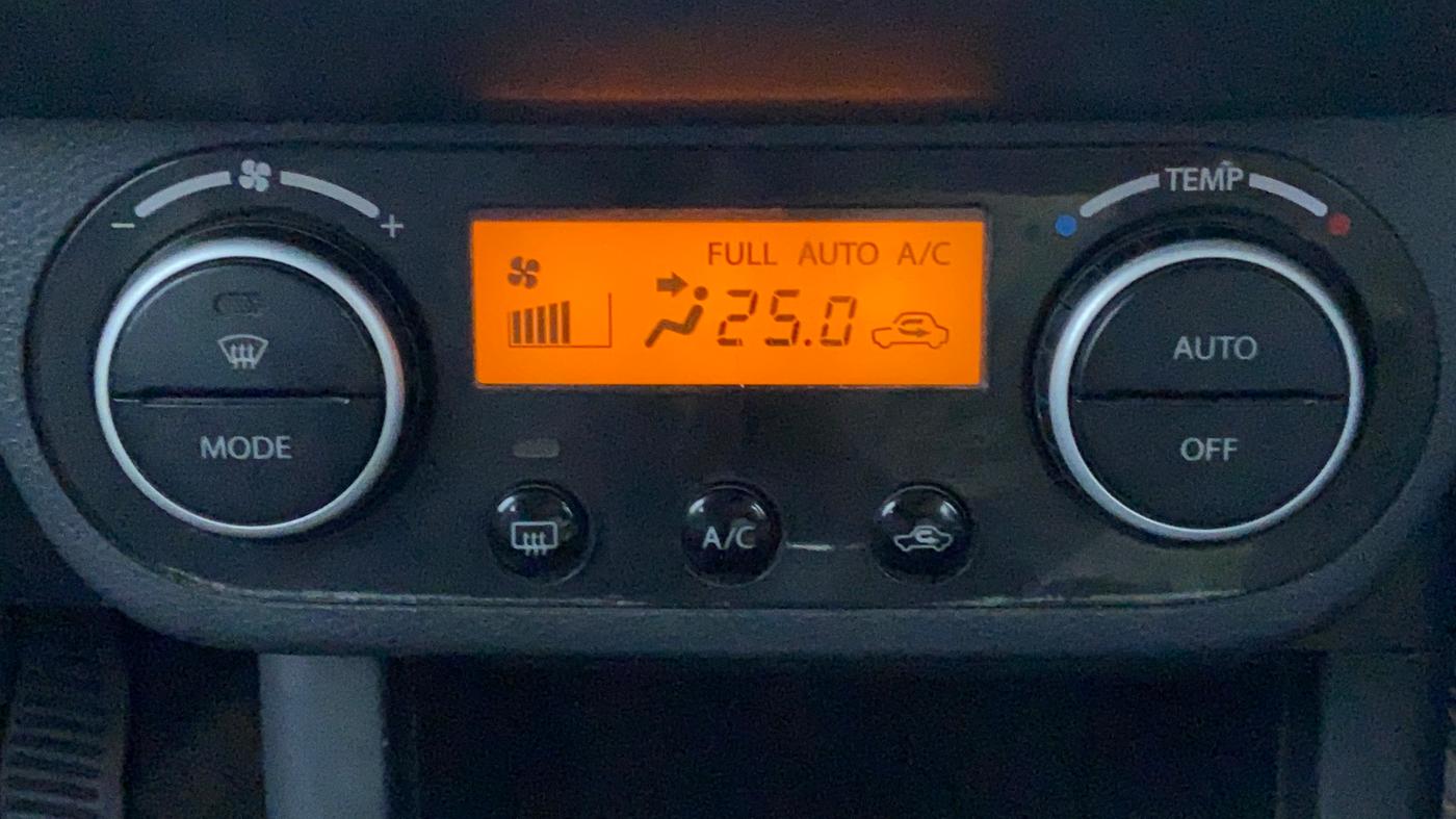 2009 Maruti Swift ZXI 1.3, Petrol, Manual, 78,279 km, Automatic Climate Control