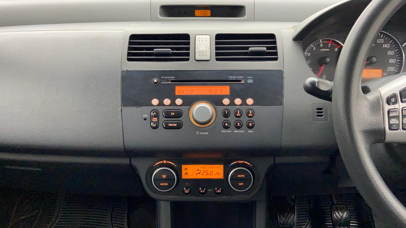 2009 Maruti Swift ZXI 1.3, Petrol, Manual, 78,279 km, Air Conditioner