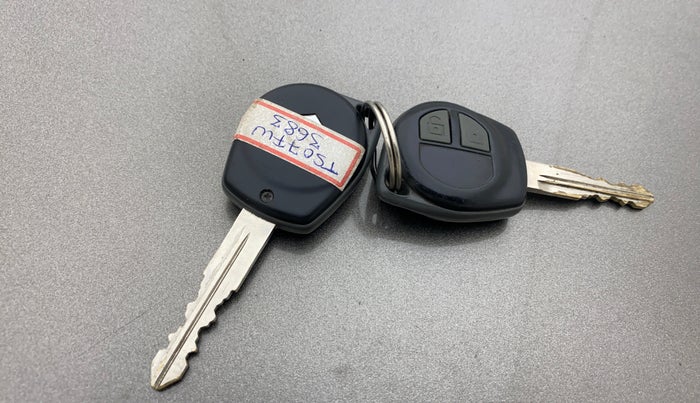 2020 Maruti Swift VXI AMT, Petrol, Automatic, 80,297 km, Key Close Up