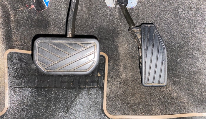 2020 Maruti Swift VXI AMT, Petrol, Automatic, 80,297 km, Pedals