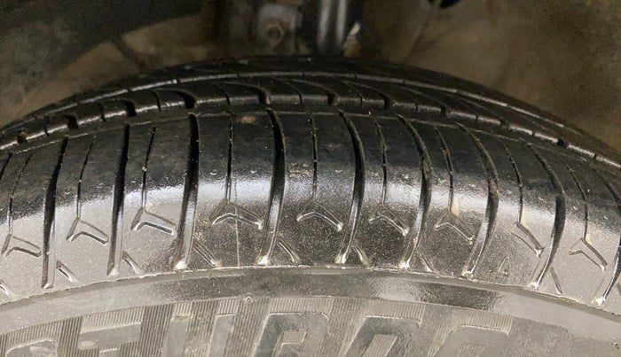 2020 Maruti Swift VXI AMT, Petrol, Automatic, 80,297 km, Left Front Tyre Tread