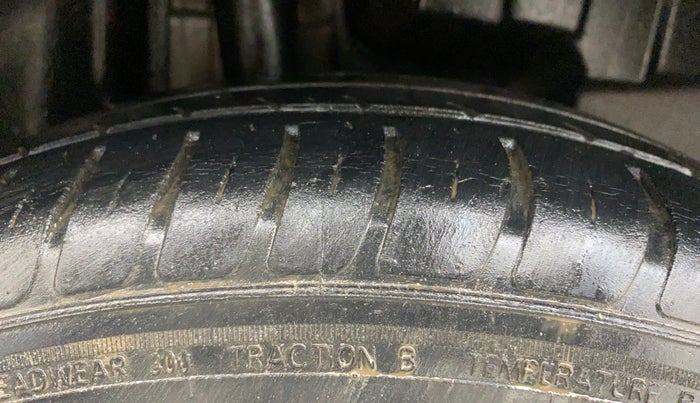 2020 Maruti Swift VXI AMT, Petrol, Automatic, 80,297 km, Right Rear Tyre Tread