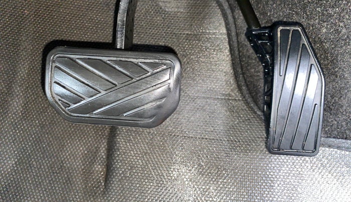 2018 Maruti Swift ZXI PLUS AMT, Petrol, Automatic, 84,589 km, Pedals