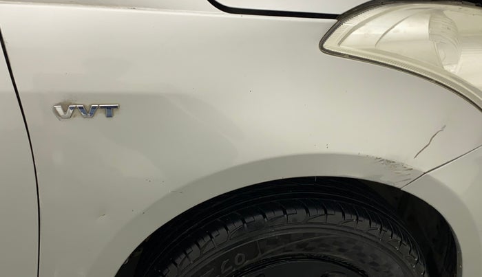 2012 Maruti Swift VXI, CNG, Manual, 86,899 km, Right fender - Minor scratches