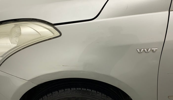 2012 Maruti Swift VXI, CNG, Manual, 86,899 km, Left fender - Minor scratches