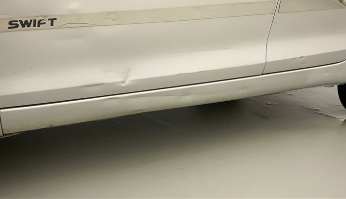 2012 Maruti Swift VXI, CNG, Manual, 86,899 km, Left running board - Slightly dented