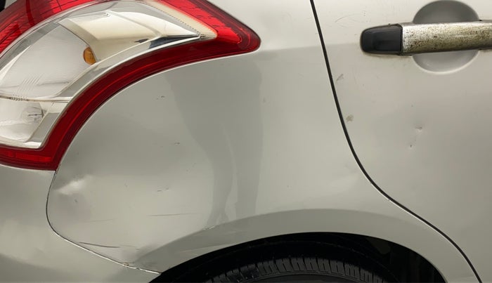2012 Maruti Swift VXI, CNG, Manual, 86,899 km, Right quarter panel - Slightly dented