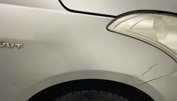 2012 Maruti Swift VXI, CNG, Manual, 86,899 km, Right fender - Slight discoloration