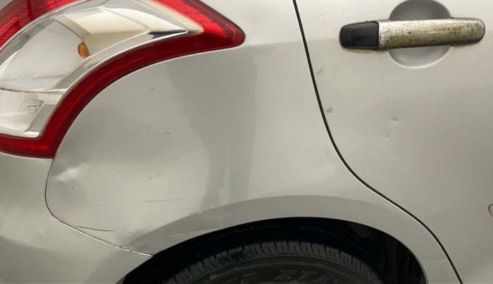 2012 Maruti Swift VXI, CNG, Manual, 86,899 km, Right quarter panel - Minor scratches