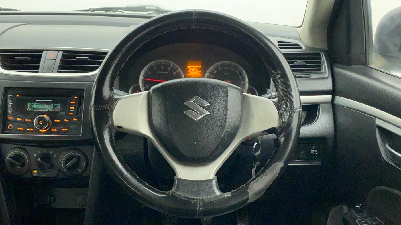 2012 Maruti Swift VXI, CNG, Manual, 86,899 km, Steering Wheel Close Up
