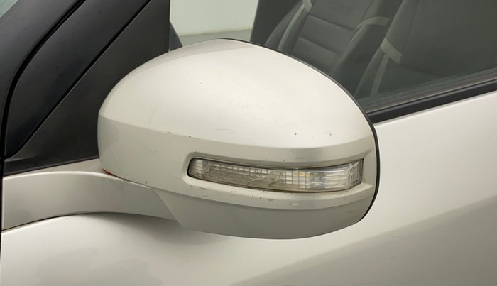2012 Maruti Swift VXI, CNG, Manual, 86,899 km, Left rear-view mirror - Indicator light has minor damage
