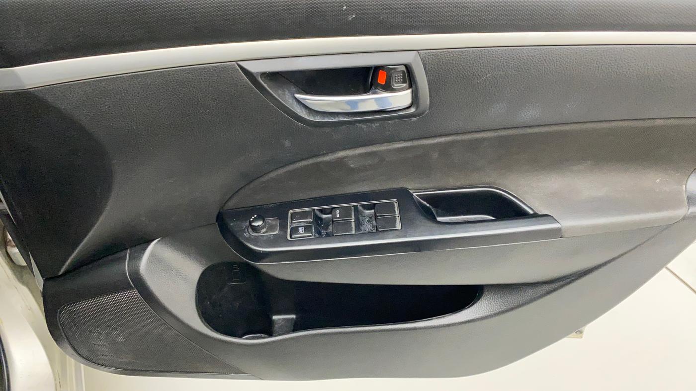 2012 Maruti Swift VXI, CNG, Manual, 86,899 km, Driver Side Door Panels Control