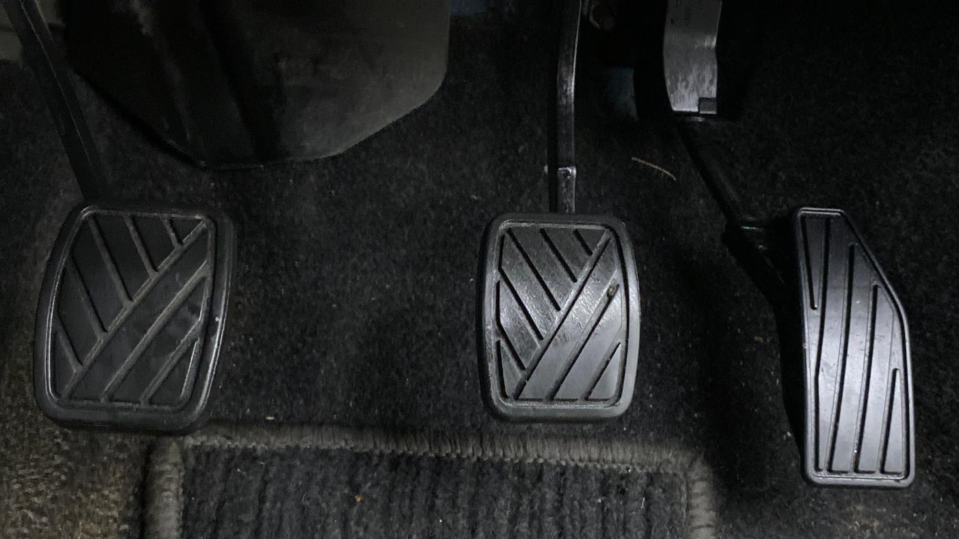 2021 Maruti XL6 ZETA SHVS, Petrol, Manual, 25,374 km, Pedals