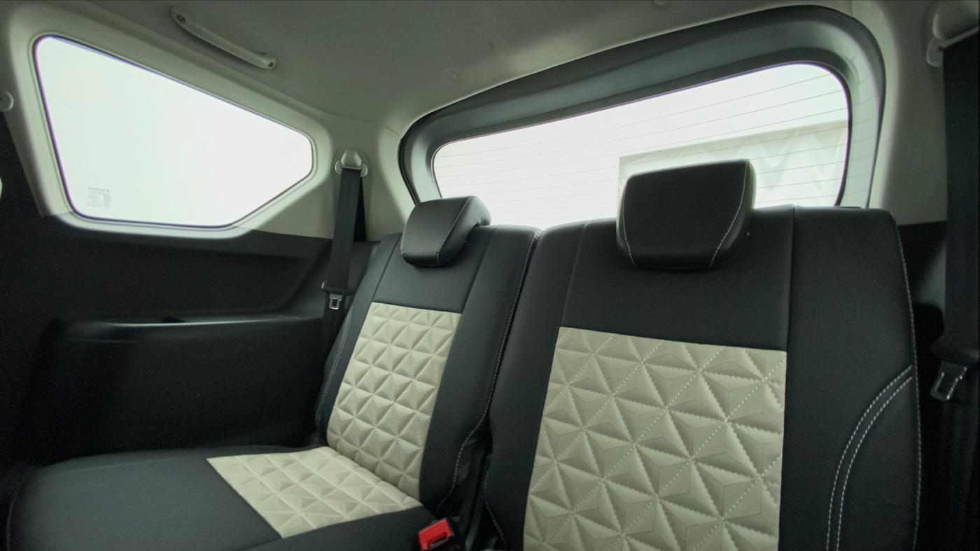 2021 Maruti XL6 ZETA SHVS, Petrol, Manual, 25,374 km, Third Seat Row ( optional )