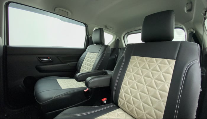 2021 Maruti XL6 ZETA SHVS, Petrol, Manual, 25,374 km, Right Side Rear Door Cabin