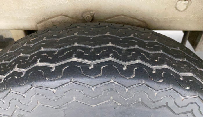 2016 Maruti OMNI E 8 STR, Petrol, Manual, 62,841 km, Right Rear Tyre Tread