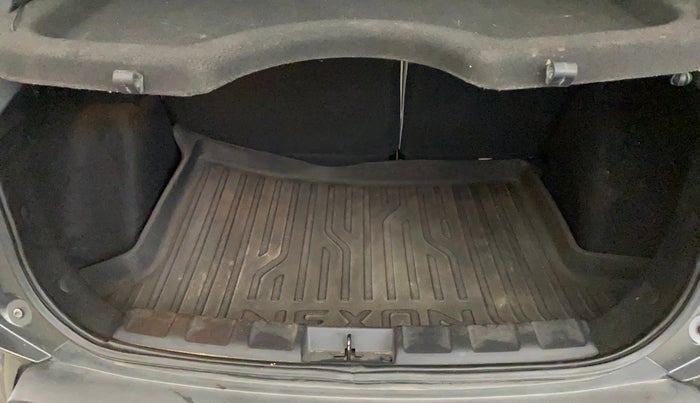 2022 Tata NEXON XZ PLUS (PREMIUM) PETROL, Petrol, Manual, 62,468 km, Boot Inside