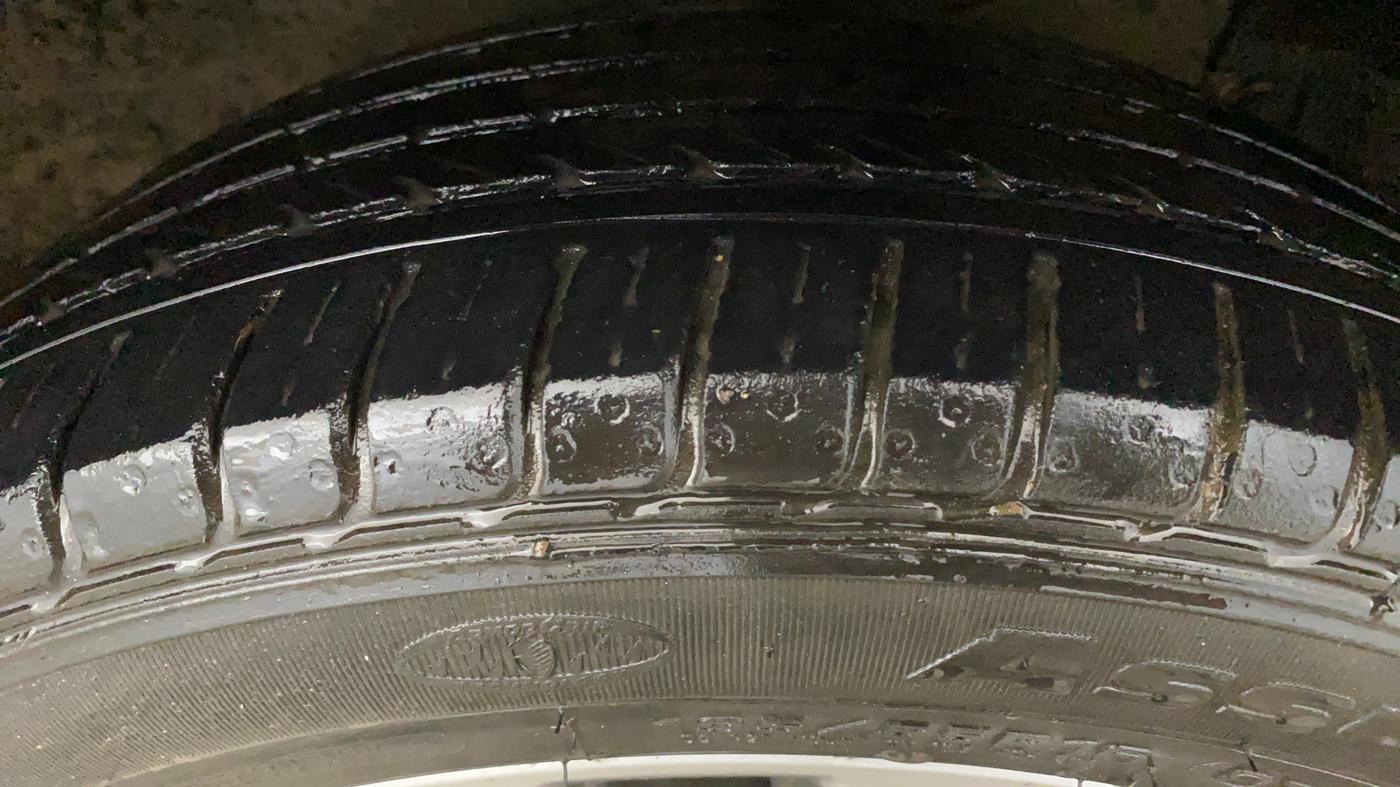 2016 Maruti Ciaz ZXI+, Petrol, Manual, 62,209 km, Right Front Tyre Tread