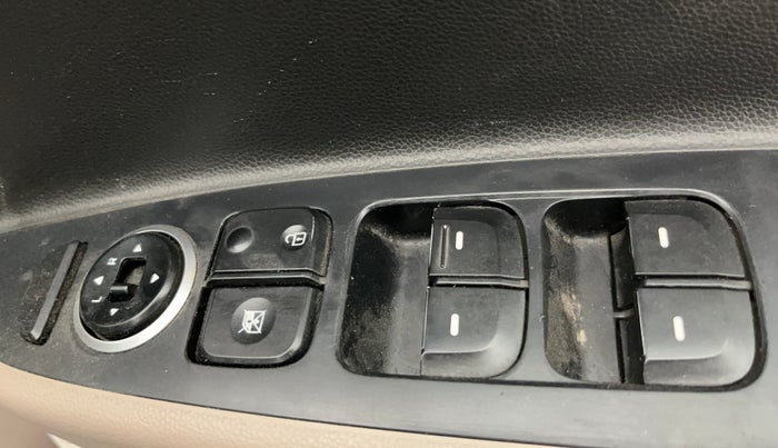 2015 Hyundai Grand i10 SPORTZ 1.2 KAPPA VTVT, Petrol, Manual, 63,626 km, Driver Side Door Panels Control