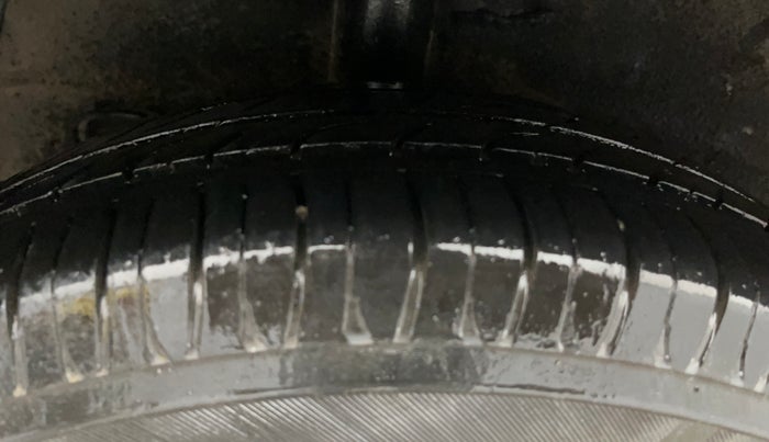 2015 Hyundai Grand i10 SPORTZ 1.2 KAPPA VTVT, Petrol, Manual, 63,626 km, Right Rear Tyre Tread