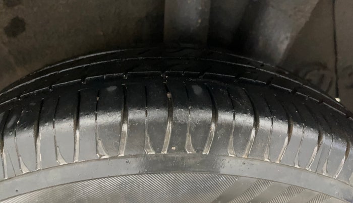 2015 Hyundai Grand i10 SPORTZ 1.2 KAPPA VTVT, Petrol, Manual, 63,626 km, Left Rear Tyre Tread