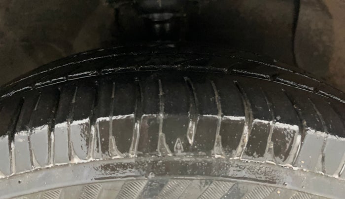 2015 Hyundai Grand i10 SPORTZ 1.2 KAPPA VTVT, Petrol, Manual, 63,626 km, Right Front Tyre Tread