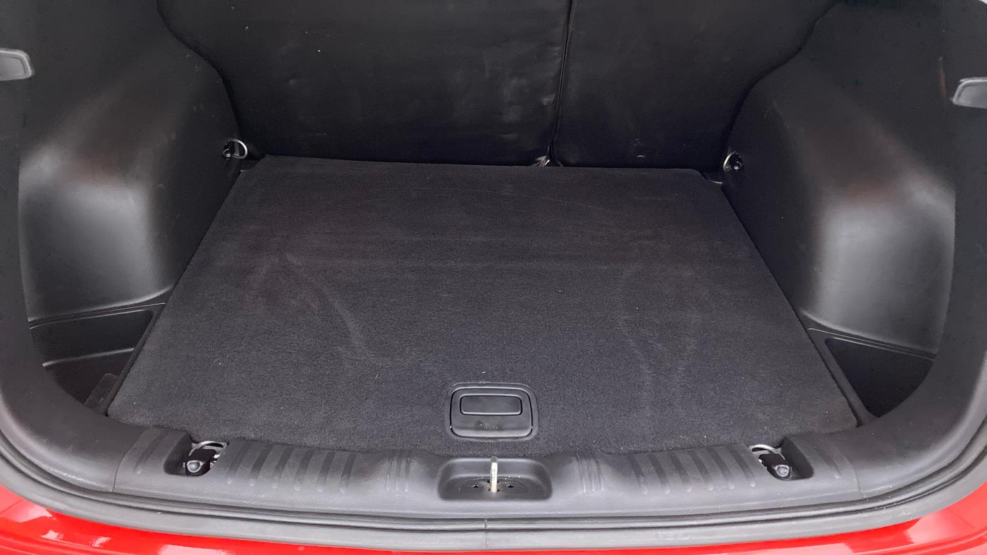 2018 Jeep Compass 2.0 LIMITED, Diesel, Manual, 37,513 km, Boot Inside