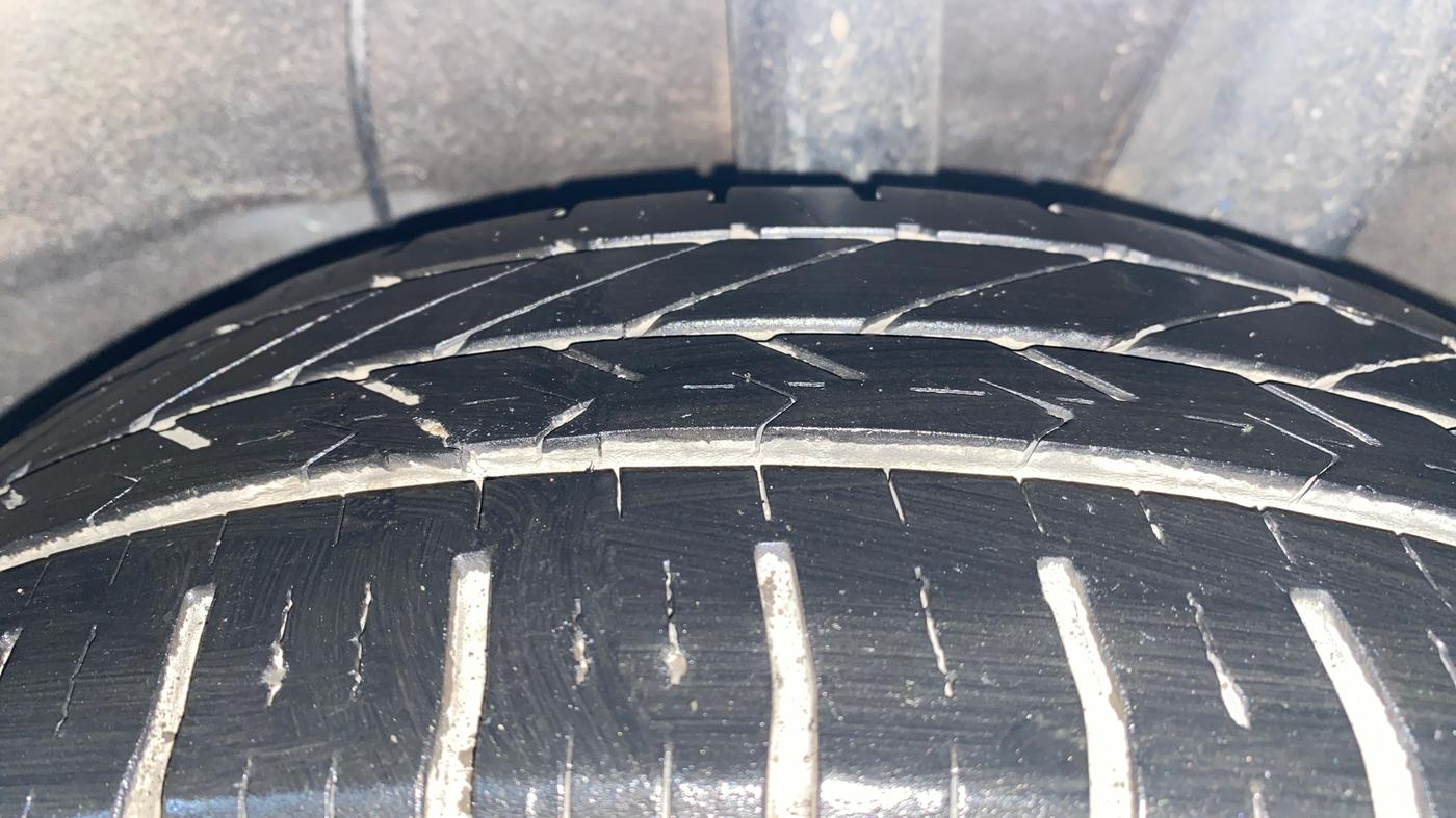 2020 Hyundai AURA E 1.2, Petrol, Manual, 1,17,154 km, Left Rear Tyre Tread