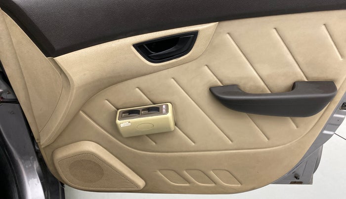 2014 Hyundai Eon D-LITE+, CNG, Manual, 40,187 km, Driver Side Door Panels Control