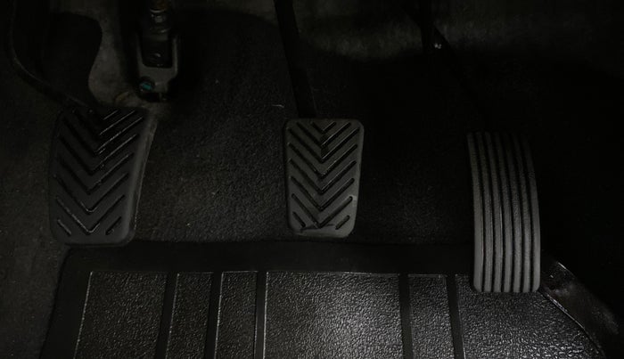 2014 Hyundai Eon D-LITE+, CNG, Manual, 40,187 km, Pedals