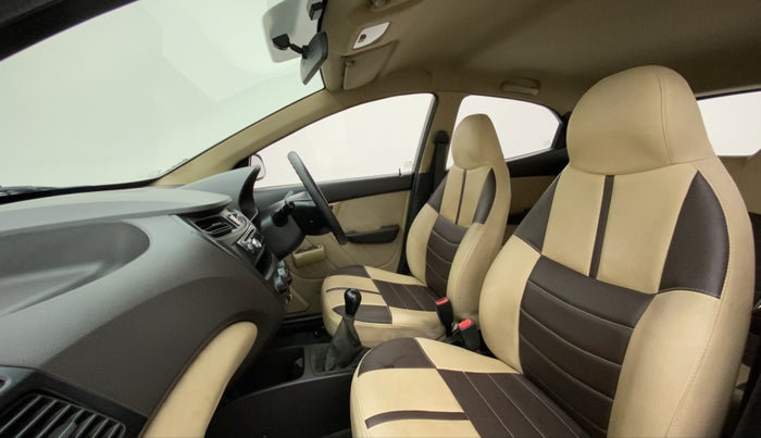 2014 Hyundai Eon D-LITE+, CNG, Manual, 40,187 km, Right Side Front Door Cabin