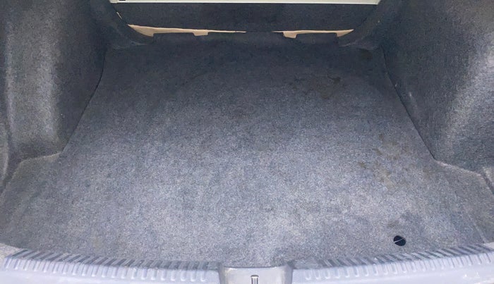 2013 Volkswagen Vento HIGHLINE DIESEL, Diesel, Manual, 1,44,408 km, Boot inside view