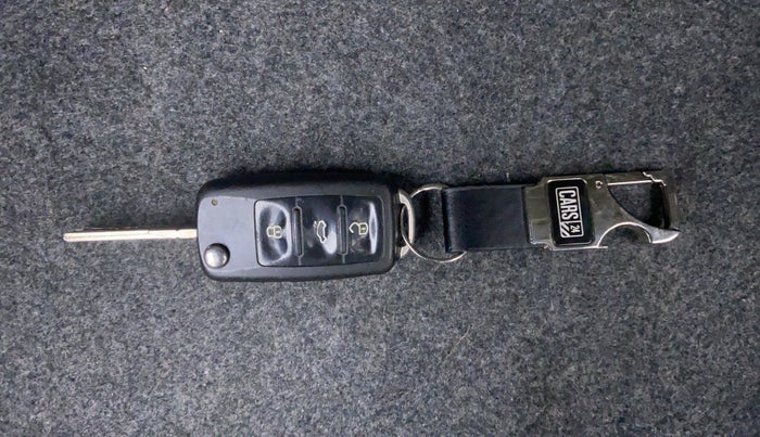 2013 Volkswagen Vento HIGHLINE DIESEL, Diesel, Manual, 1,44,408 km, Key Close-up