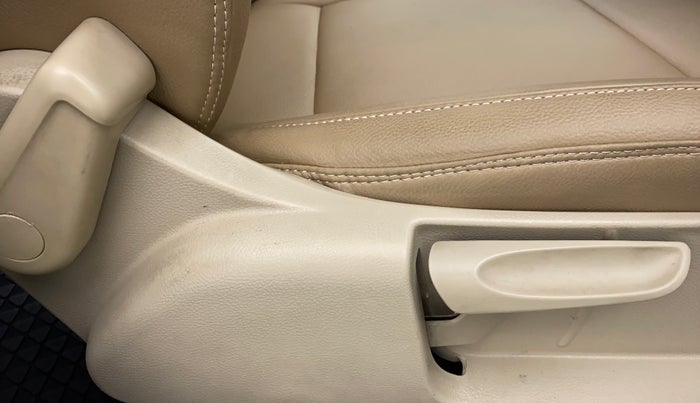 2013 Volkswagen Vento HIGHLINE DIESEL, Diesel, Manual, 1,44,408 km, Driver Side Adjustment Panel